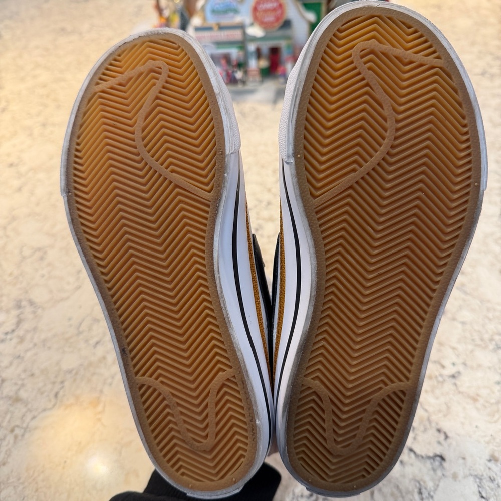Nike little kid size 1.5 Court Legacy shoes - Picture 6 of 6
